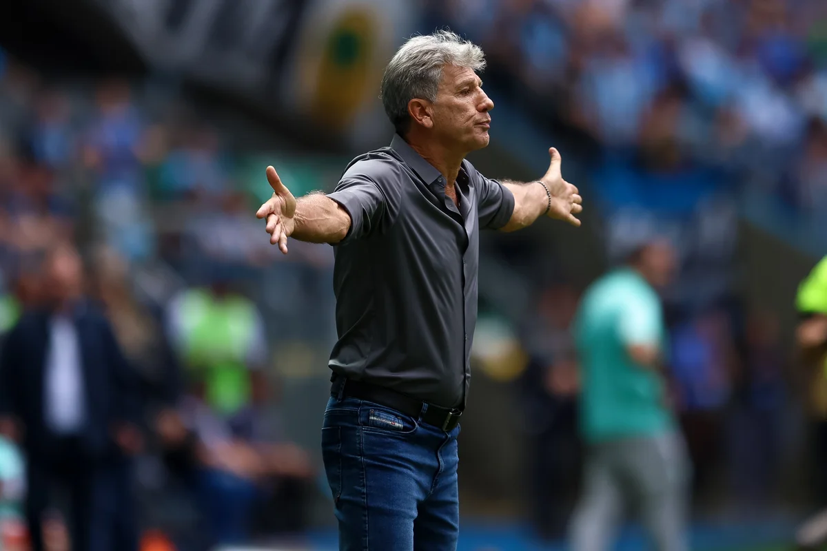 Sem vencer há sete rodadas, Grêmio enfrenta Coritiba e tenta romper jejum histórico
