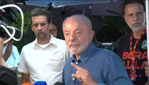 Lula comenta fase do Corinthians em discurso pós reeleição