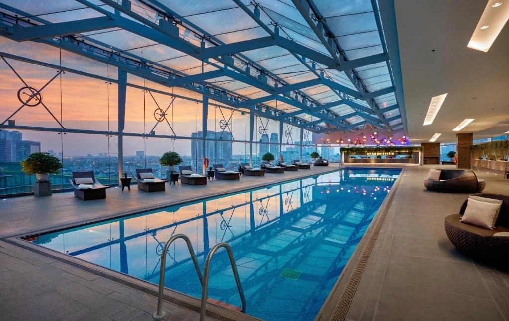 Sảnh lễ tân và không gian nội thất xa hoa tại khách sạn Marriott Hà Nội