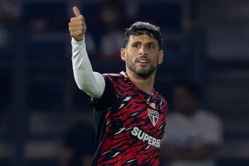 Dois jogadores devem reforçar o São Paulo contra o Bahia