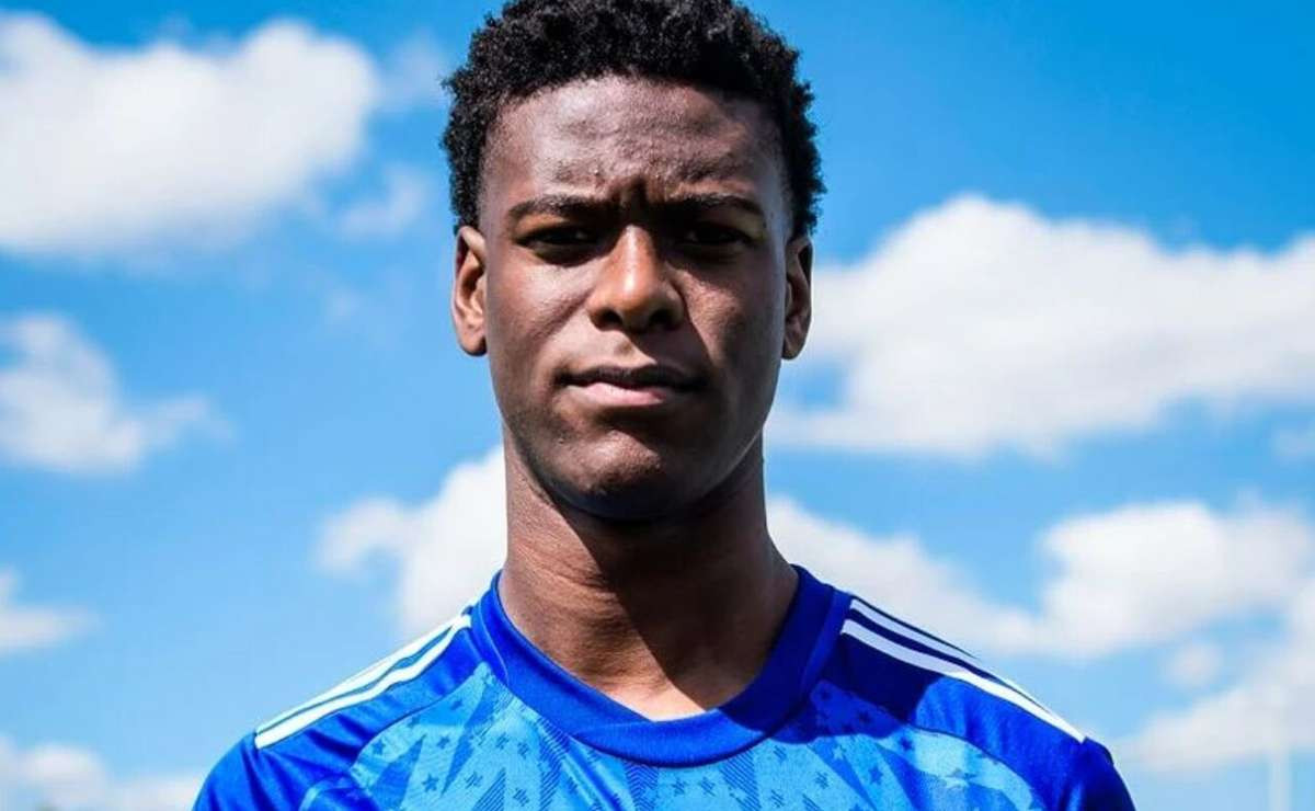 Jonathan Jesus sonha alto: defesa do Cruzeiro pode brilhar na Seleção Brasileira após ótimo desempenho
