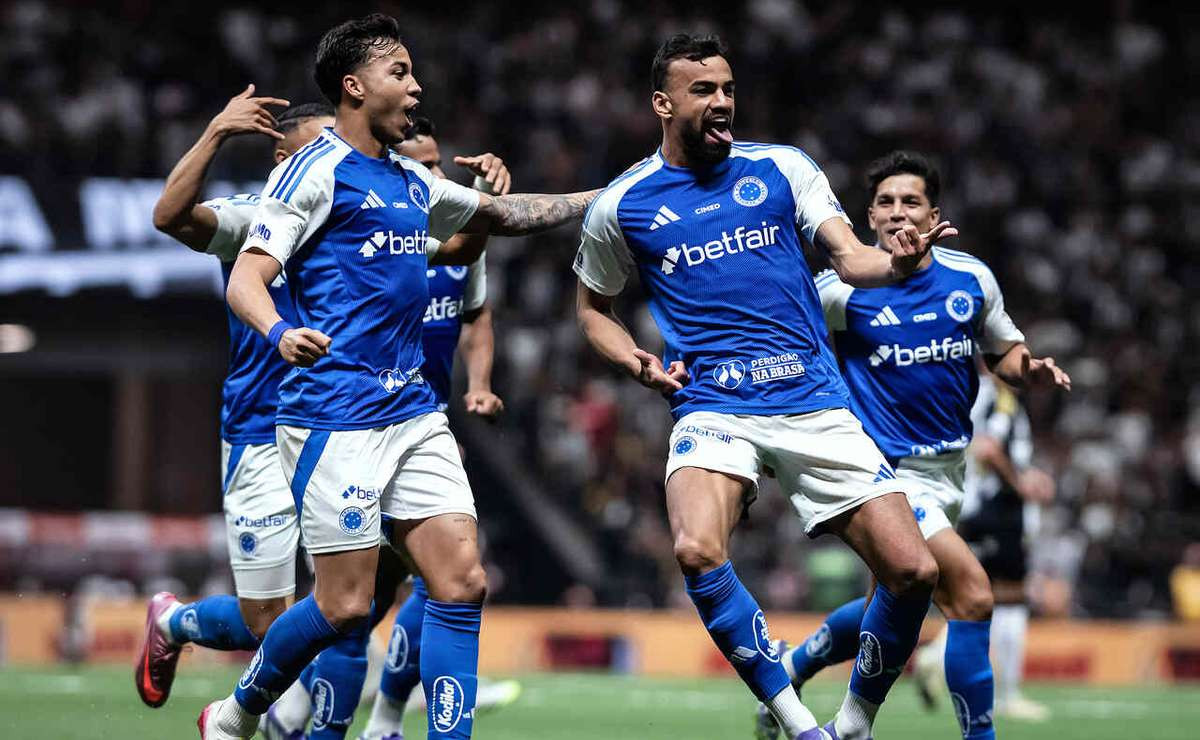 Cruzeiro se aproxima da Libertadores após vitória suada sobre o Remo com gol de Fabrício Bruno
