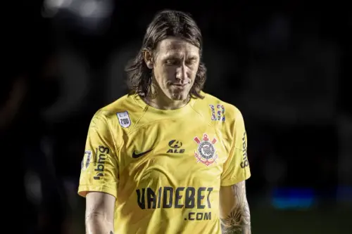 Cássio relembra fim da passagem pelo Corinthians e revela motivo da saída