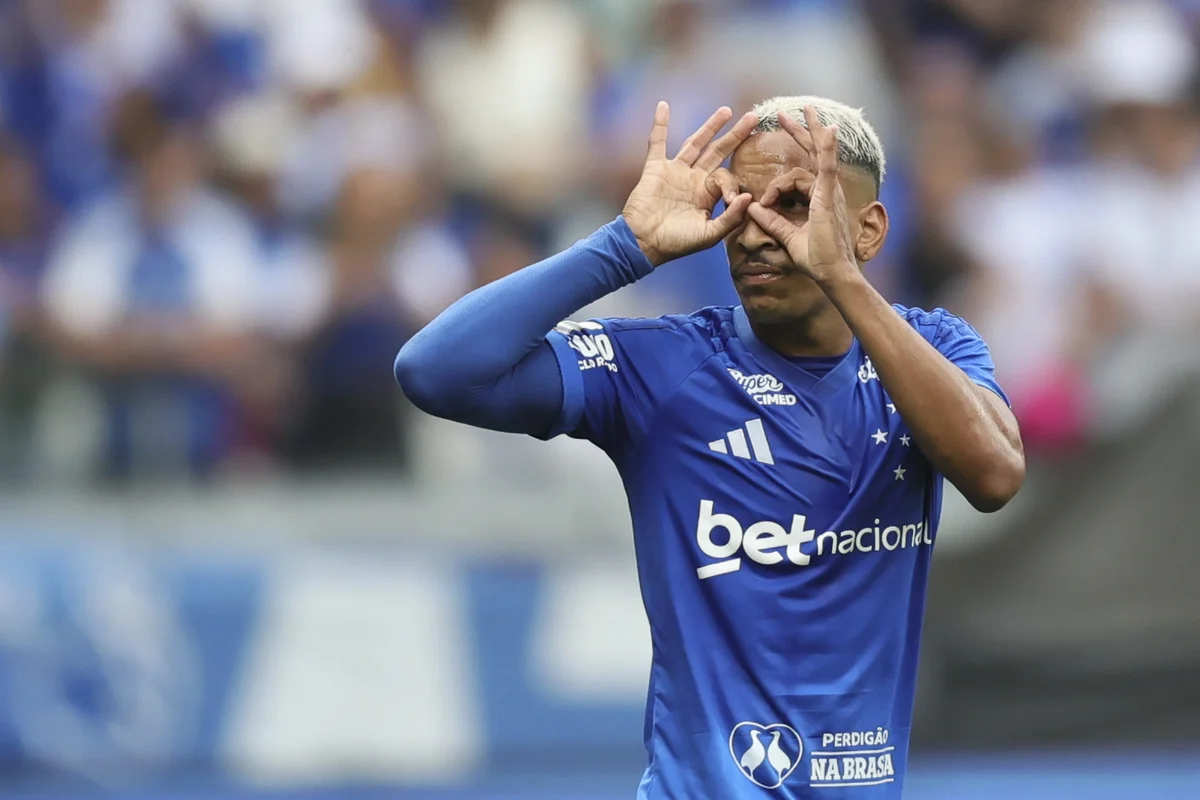 Matheus Pereira brilha no Cartola e se destaca como o rei das assistências no Cruzeiro