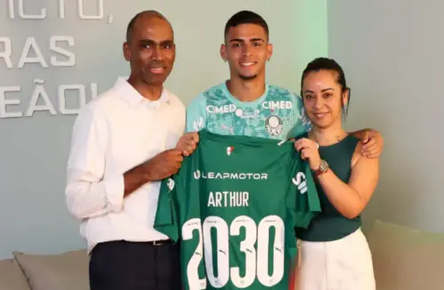 Após recusar R$ 77 milhões! Palmeiras blinda Arthur Gabriel até 2030