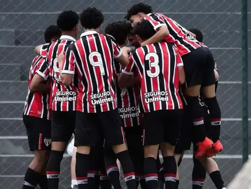 Empate do Sub-15 e vitória convincente do Sub-17 marcam dia do São Paulo
