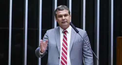 Lindbergh e Rogério Correia denunciam manobra de Flávio Bolsonaro para burlar sorteio de juiz no STF