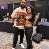 the homie and realest @theatrinidad! 🖤#ZelinaVega #TheaTrinidad #Wrestlecon #Xelina