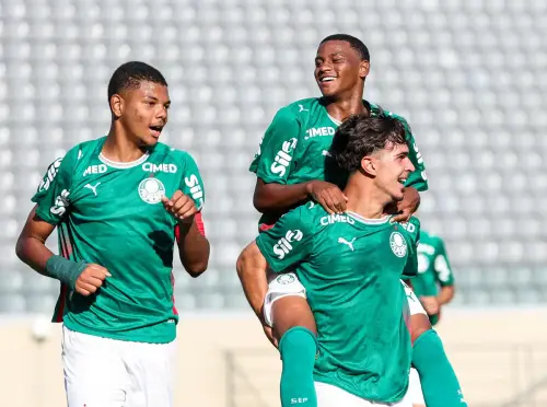 Palmeiras brilha nas categorias de base e avança no sub-15 e no sub-17