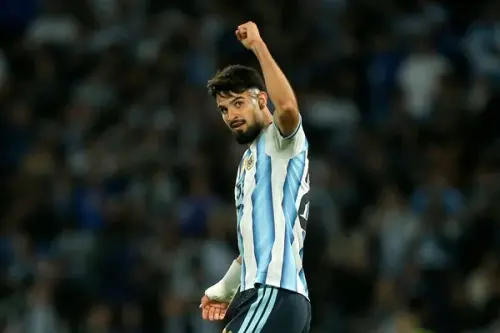 Flaco López marca primeiro gol pela Argentina e recebe elogios de Scaloni