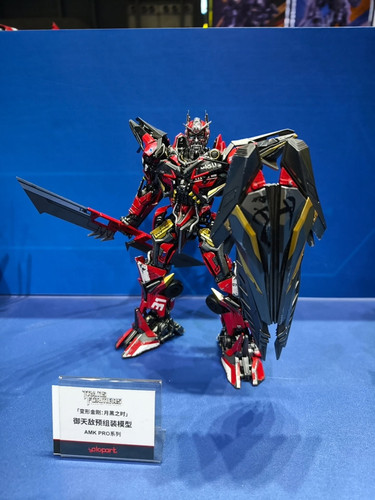 AMK PRO Dark Of The Moon Sentinel Prime 06.jpg