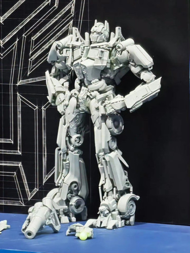 AMK PRO Transformers 2007 Optimus Prime 01.jpg