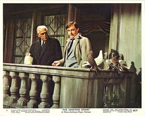 Boris Karloff y Robert Vaughn.jpg