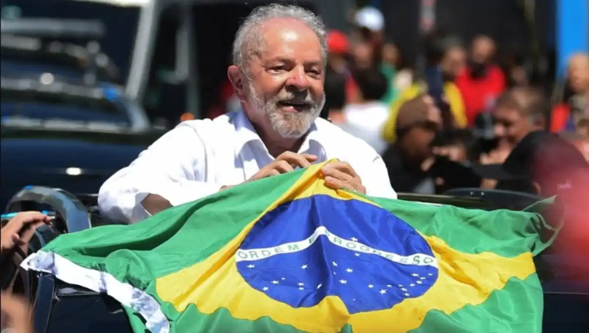 Na véspera da eleição, CNT/MDA aponta Lula à frente no primeiro e no segundo turno