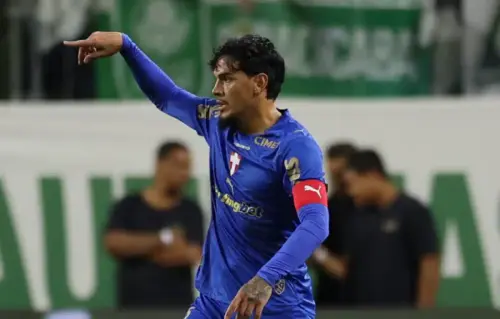 VAI COM TUDO! Abel descarta poupar Palmeiras no Brasileirão; Gómez e Arias preocupam