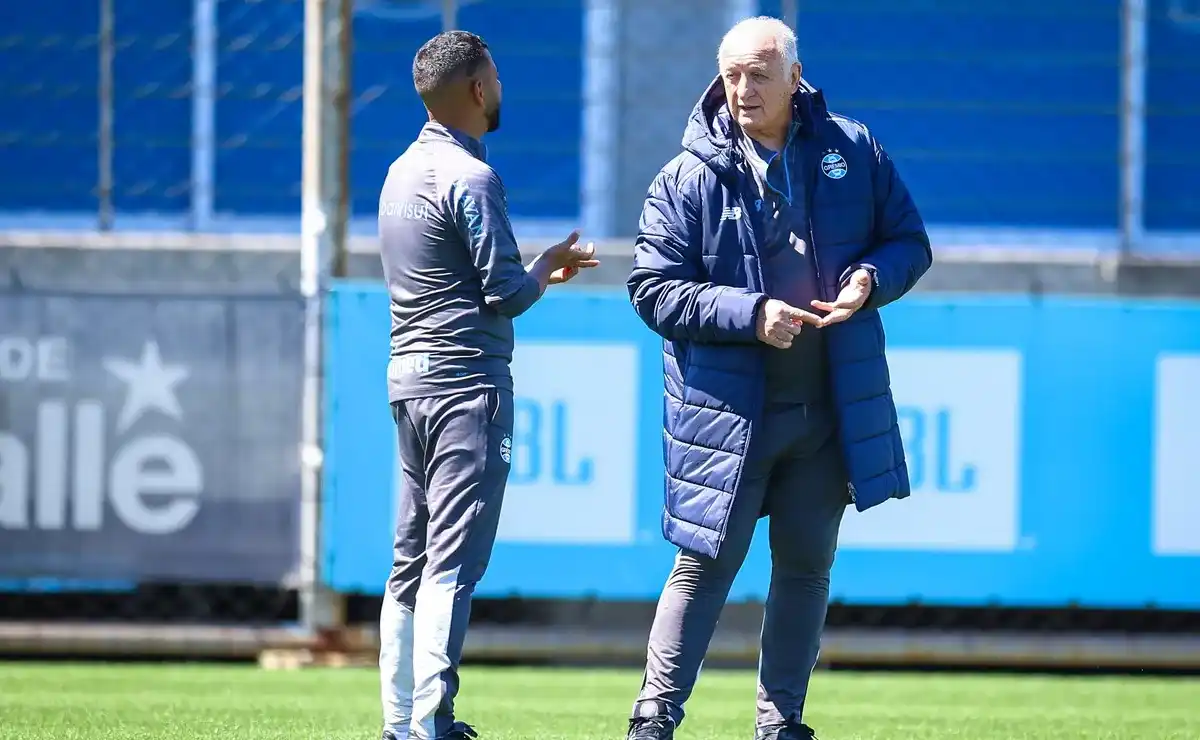 2 ANOS PARADO! Preocupa? Felipão volta ao comando do Grêmio em confronto crucial contra o Botafogo