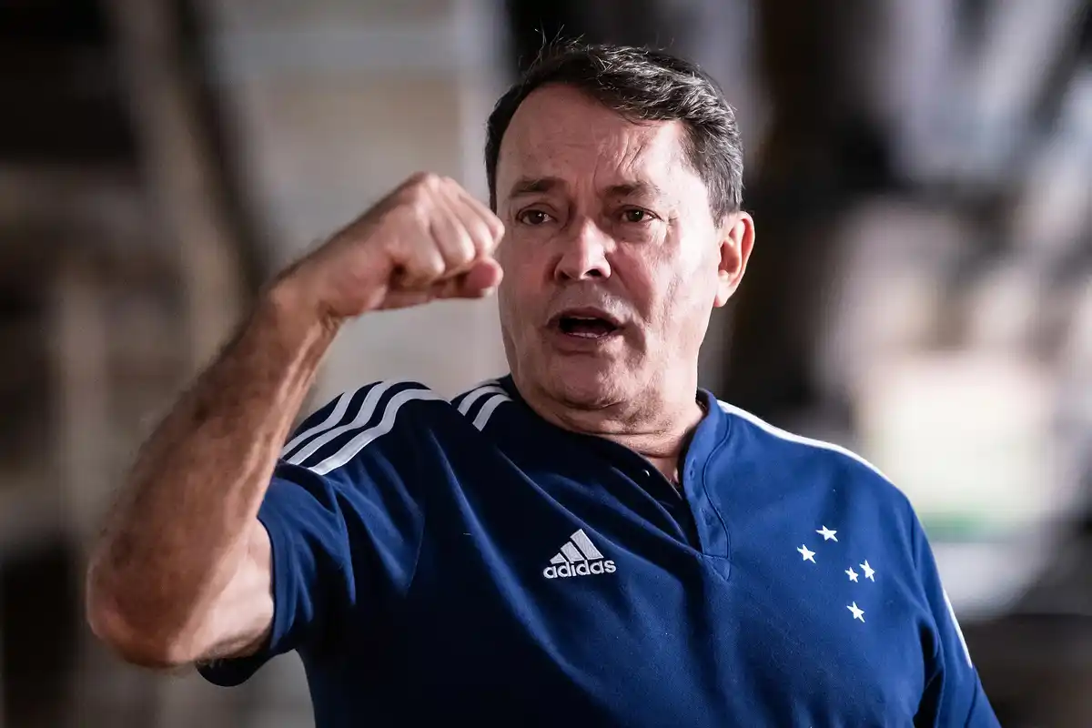 ARTUR JORGE FICA? Pedrinho enfrenta pressão da torcida e responde sobre permanência do técnico