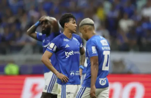 Disputa por pênalti entre Matheus Pereira e Kaio Jorge revela pressão no elenco do Cruzeiro
