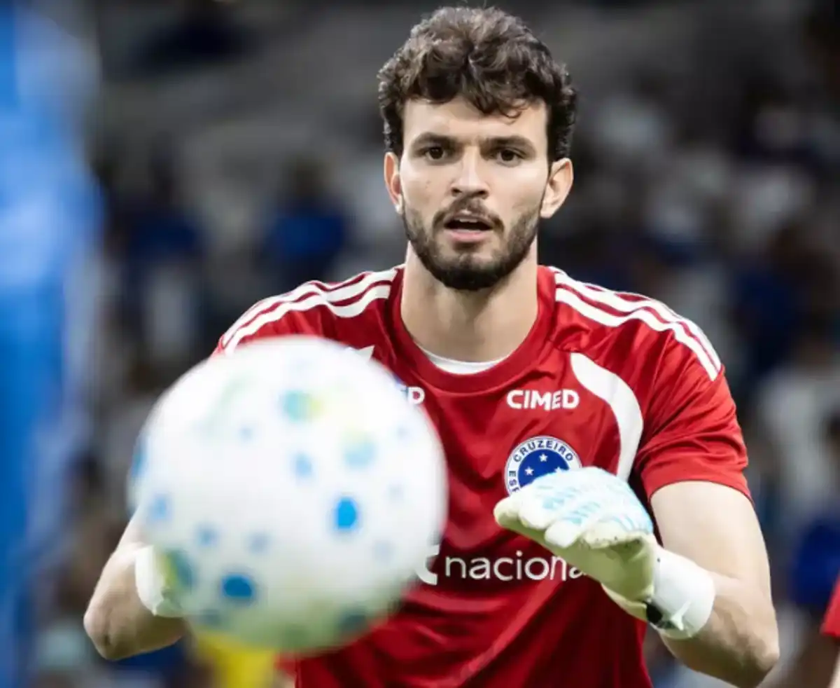 Otávio expressa frustração após derrota e ressalta foco na Copa do Brasil diante do Atlético-MG