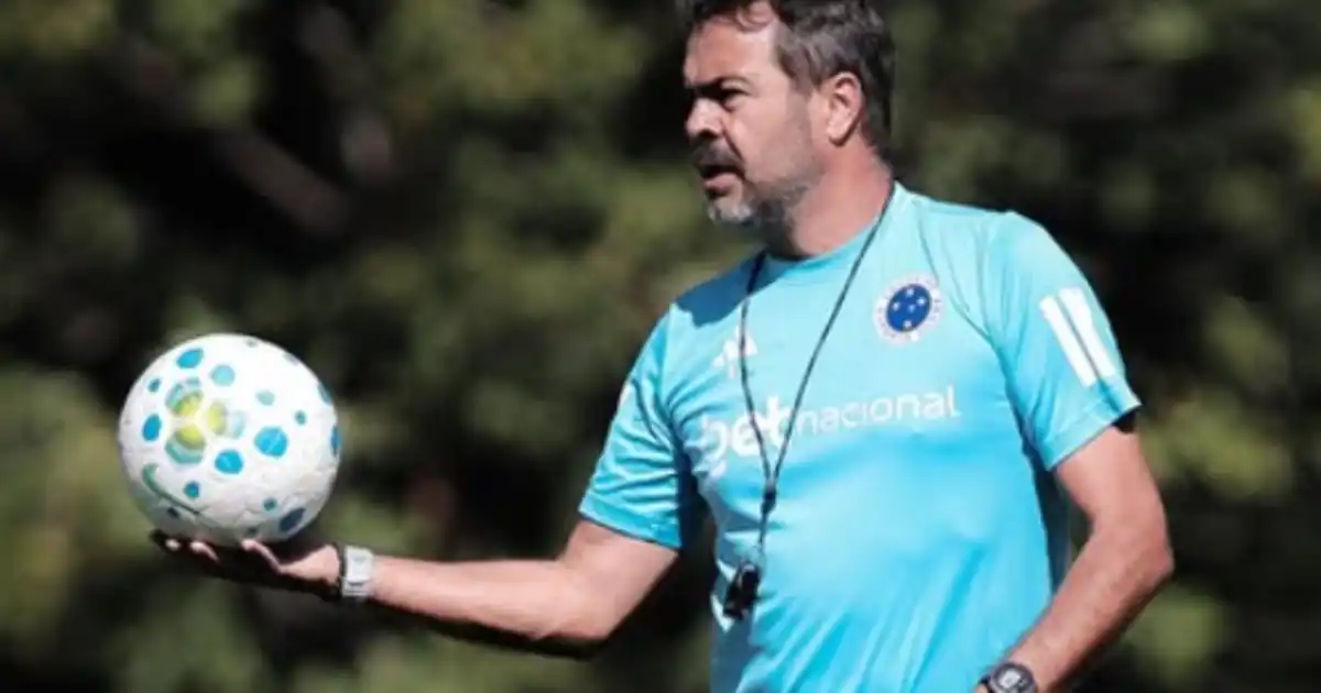 Artur Jorge defende investimento na base e promete integrar mais jovens ao Cruzeiro