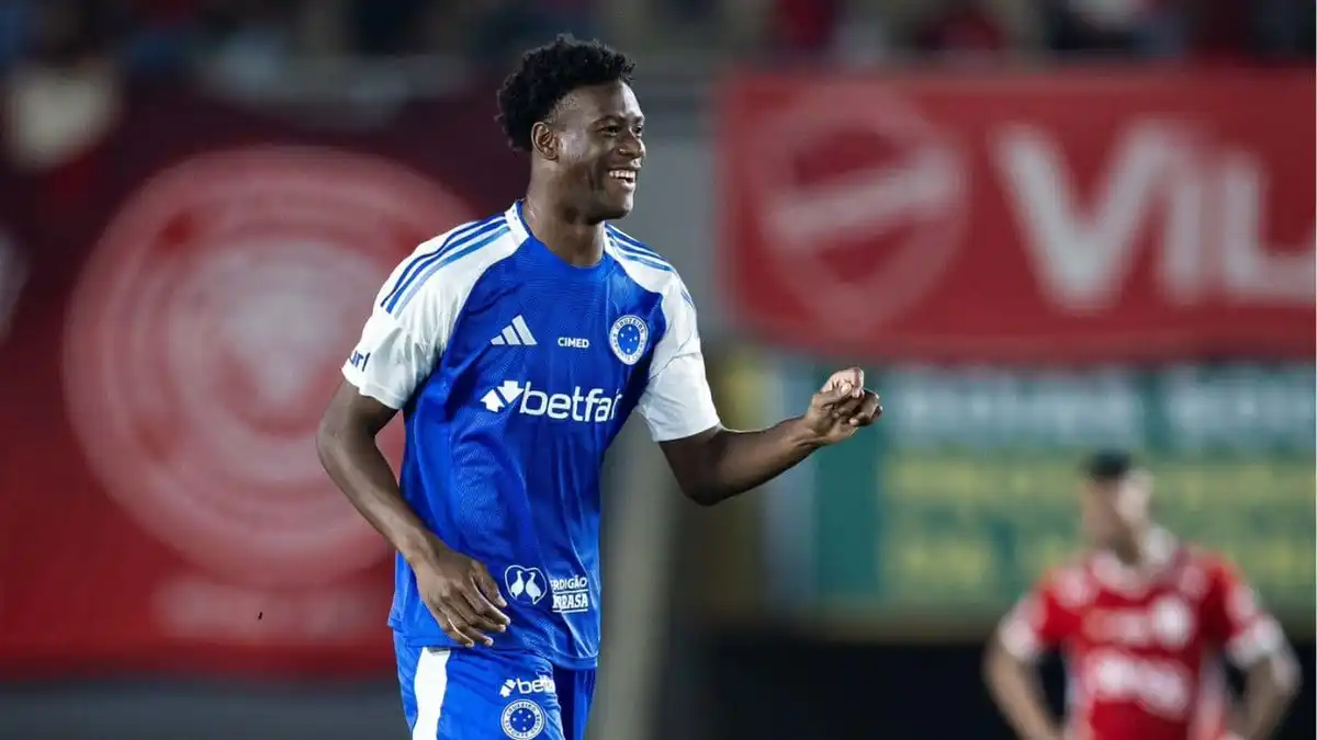 Defesa frágil? 12 gols sofridos em 8 jogos ligam alerta máximo para Artur Jorge