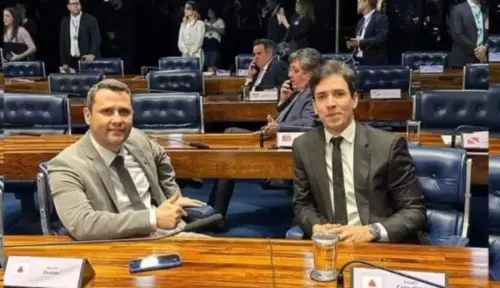 "O CPF É DELE!" Cleitinho é carregado nos ombros por Euclydes Pettersen indiciado por propina de R$ 14,7 mi no INSS!