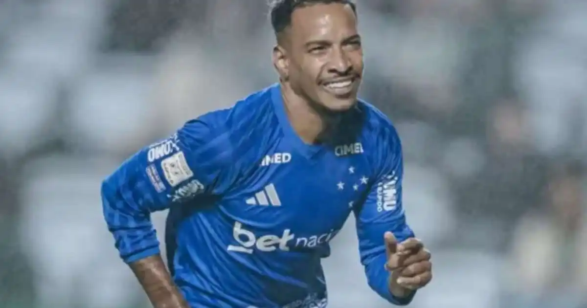 Lance polêmico entre Flamengo e Cruzeiro agita redes sociais e gera protestos de jogadores mineiros