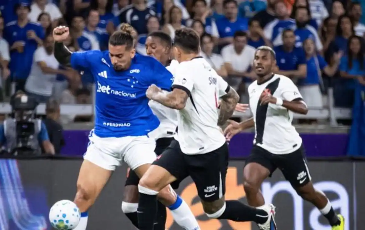 Vasco x Cruzeiro: Reencontro em São Januário reacende memórias de jogo caótico no 1º turno