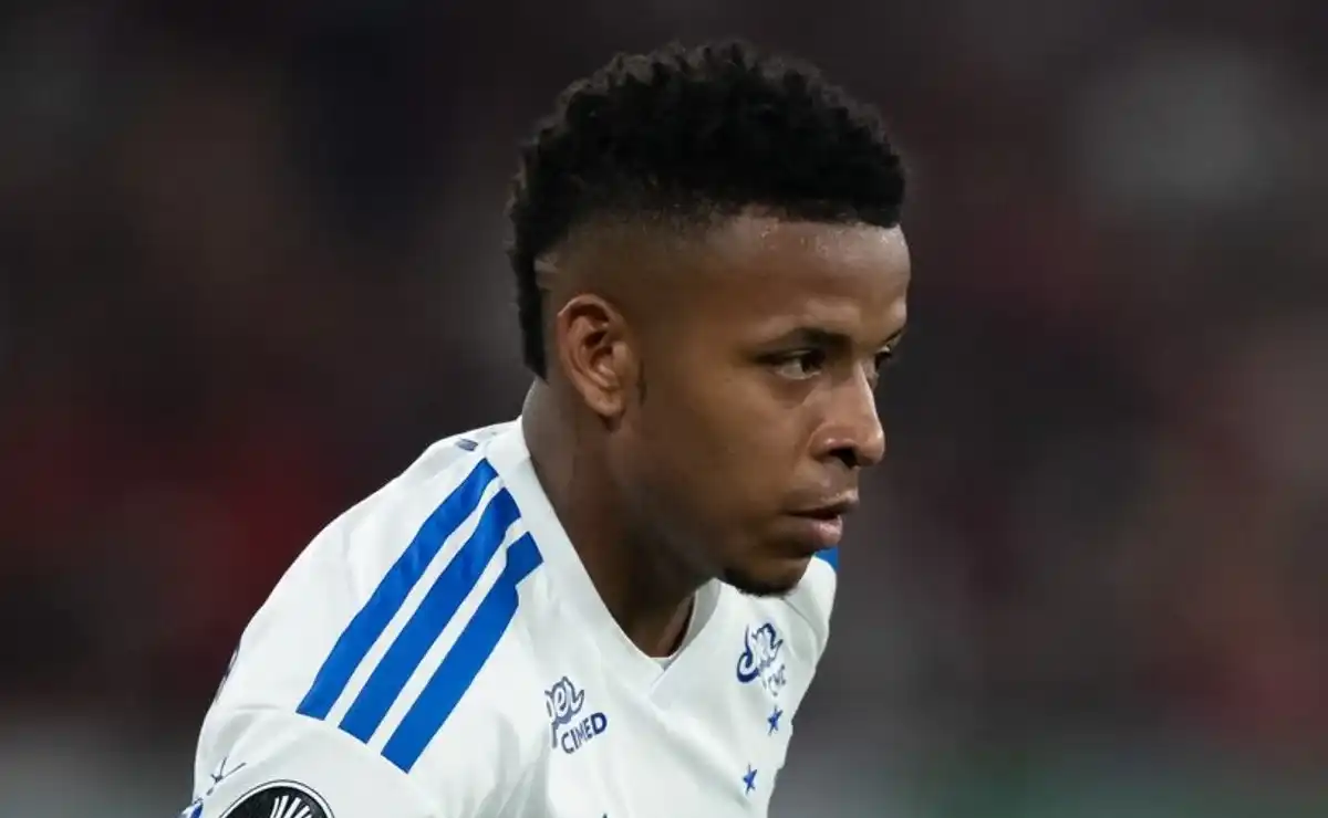 Arroyo atrai olhares da AS Roma, mas Cruzeiro decide manter sua joia em busca de conquistas