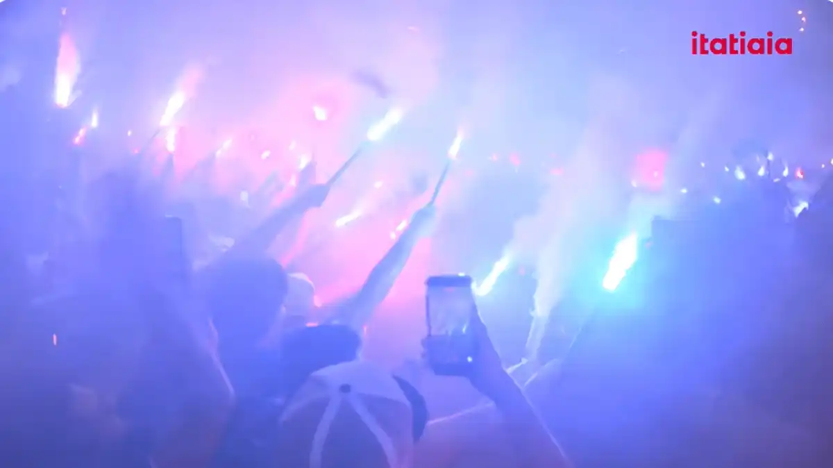 Rua de fogo no Mineirão: torcida celeste esquenta clima para clássico contra Atlético