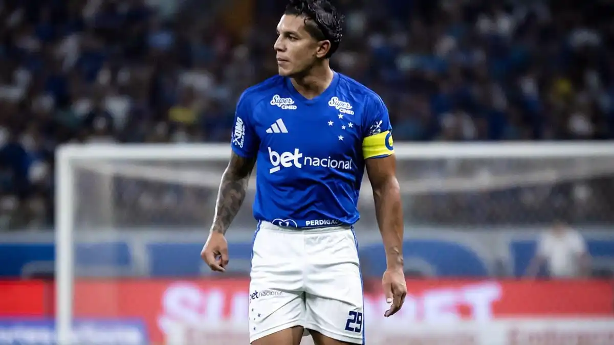 Lucas Romero atinge 300 jogos pelo Cruzeiro e se torna ícone entre os torcedores celestes
