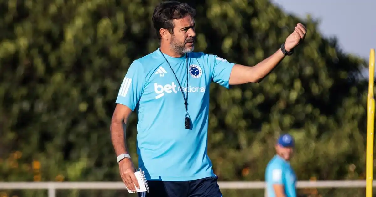 Cautela no campo: Cruzeiro lida com jogadores pendurados em duelo decisivo contra o Vasco