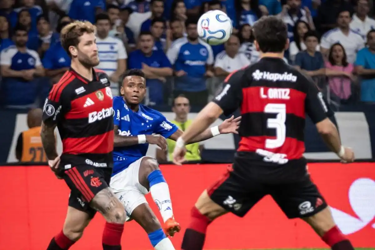 Decisão em jogo! Arroyo explica sequência de pinturas pelo Cruzeiro em jogos de peso