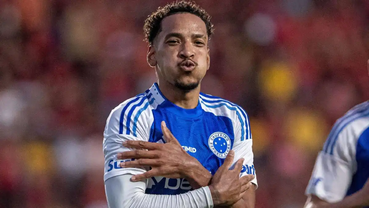Matheus Pereira decide contra o Flamengo e lidera métricas no Brasileirão
