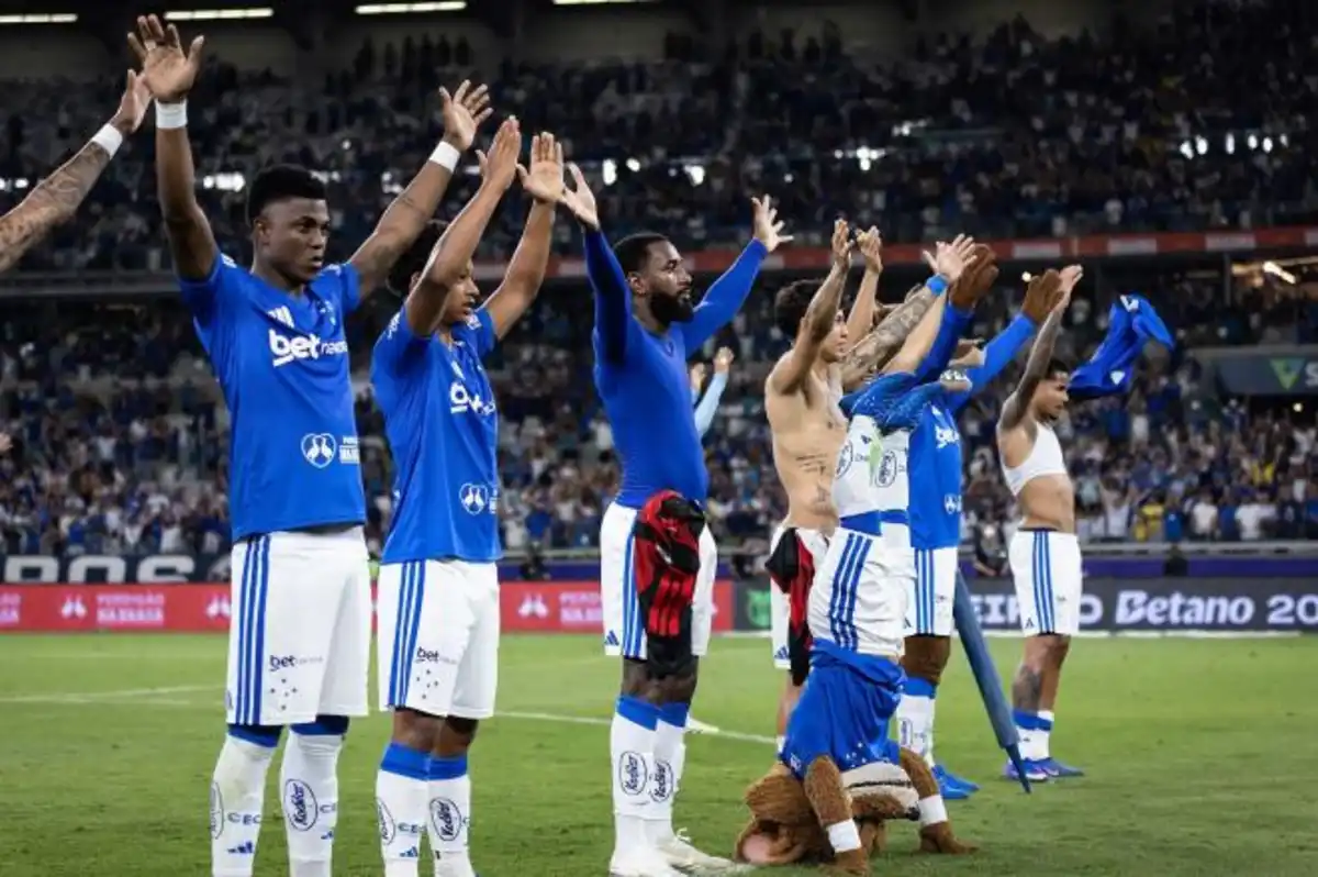 DÁ PRA CHEGAR? Pentacampeão mundial vê Cruzeiro com chances de brigar pelo título do Brasileirão