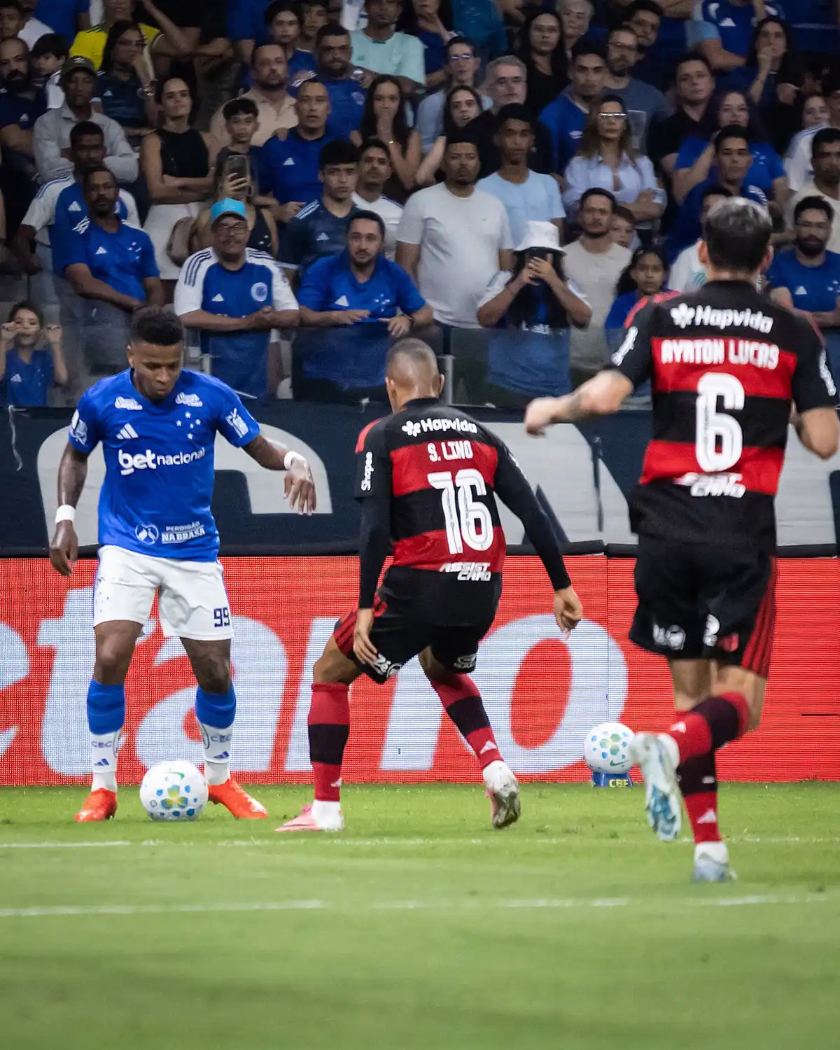 Arroyo brilha em virada do Cruzeiro e levanta a moral antes de desafios decisivos na temporada