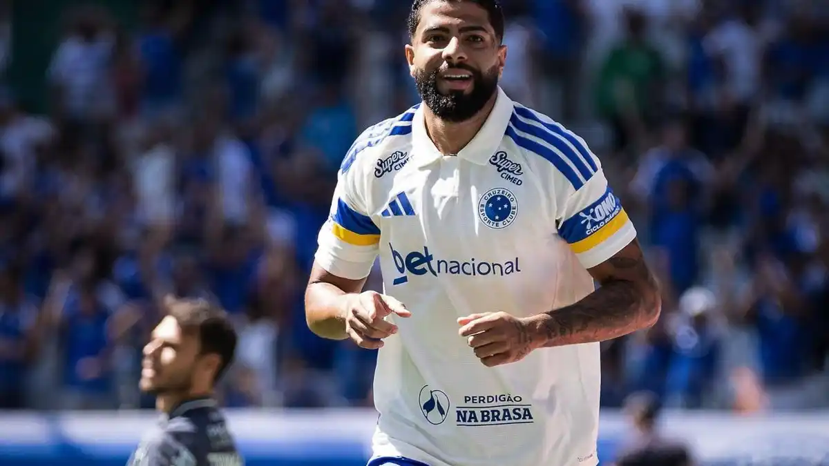 João Marcelo emergindo como pilar na defesa do Cruzeiro contra desafio crucial no Mineirão