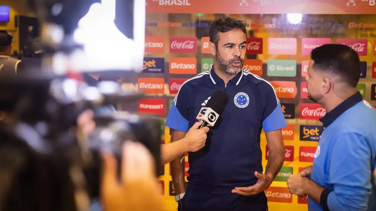 Artur Jorge destaca paixão da torcida e pressiona elenco em clássico decisivo contra o Atlético
