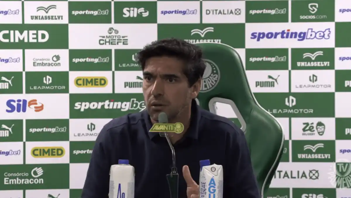 Abel Ferreira exalta evolução do Cruzeiro e provoca reflexão sobre a competitividade no futebol brasileiro