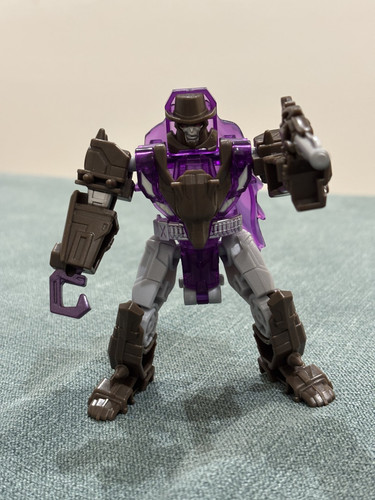 Transformers Cyberworld Energon Surge Wave 5 Cyber Changers Lockdown In Hand Images 2.jpg