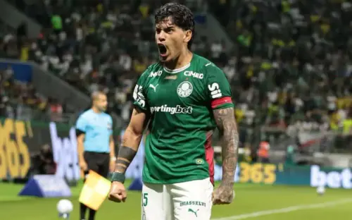 Gustavo Gómez quebra marca histórica e encaminha renovação até 2030