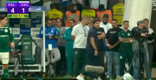 NEM NO 4 A 1! Abel Ferreira se irrita com arbitragem durante goleada do Palmeiras; veja vídeo