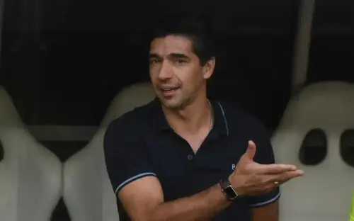 "SABE QUE PODE..."! Abel Ferreira defende Carlos Miguel após falha bizarra na Libertadores