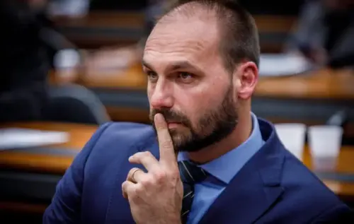 Eduardo Bolsonaro busca apoio do governo Trump para pressionar o STF com novas sanções