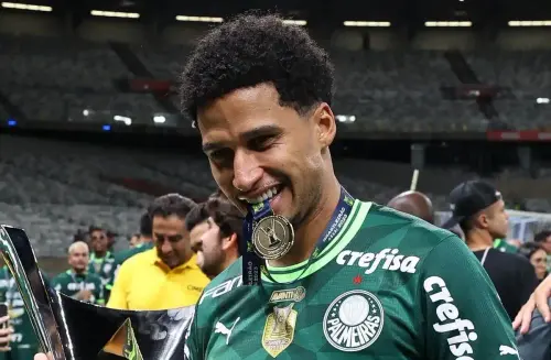 ZAGUEIRO GARANTIDO! Jogador celebra renovação e projeta novos títulos no Verdão