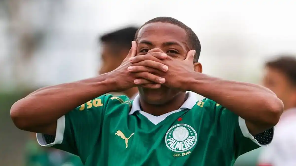 ADEUS DE TALENTO?! Palmeiras encaminha empréstimo de joia para clube da Arábia Saudita