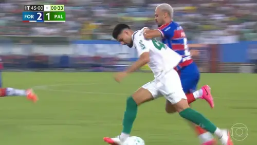 Polêmica no duelo: PC Oliveira aponta falta de Flaco López em lance decisivo do gol de Rodriguinho