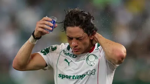 Palmeiras Avalia Propostas Internacionais e Identifica Jogadores Potenciais para Transferência nesta Janela