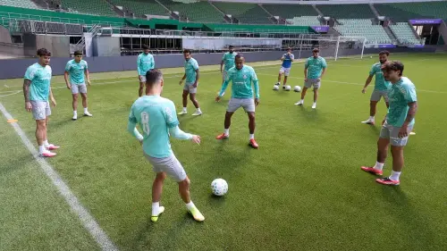 Palmeiras Altera Escalação: Barboza Retorna e Gustavo Gómez Fica de Fora