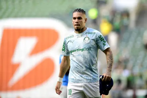 BAIXA CONFIRMADA! Paulinho fica fora de novo por lesão e amplia drama no Palmeiras